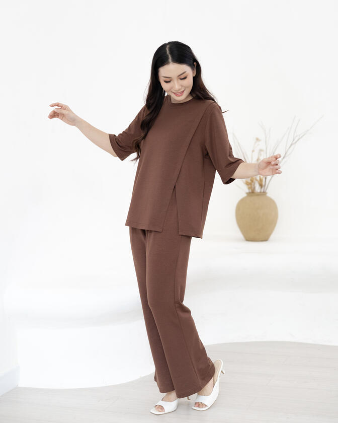 ✿ Bahan : Comfort Spandex ✿ Tebal, tidak menerawang dan awet ✿ Lembut, adem dan cepat menyerap keringat ✿ Warna dan motif anti pudar ✿ Pinggang celana karet, menyesuaikan bentuk tubuh