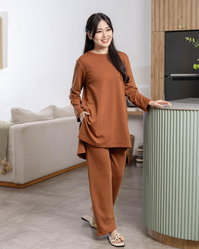 ✿ Bahan : Comfort Spandex ✿ Tebal, tidak menerawang dan awet ✿ Lembut, adem dan cepat menyerap keringat ✿ Warna dan motif anti pudar ✿ Pinggang celana karet, menyesuaikan bentuk tubuh